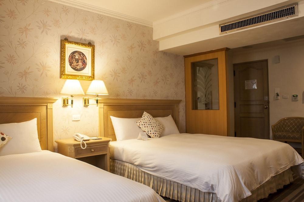 Cambridge Tainan Hotel Bagian luar foto