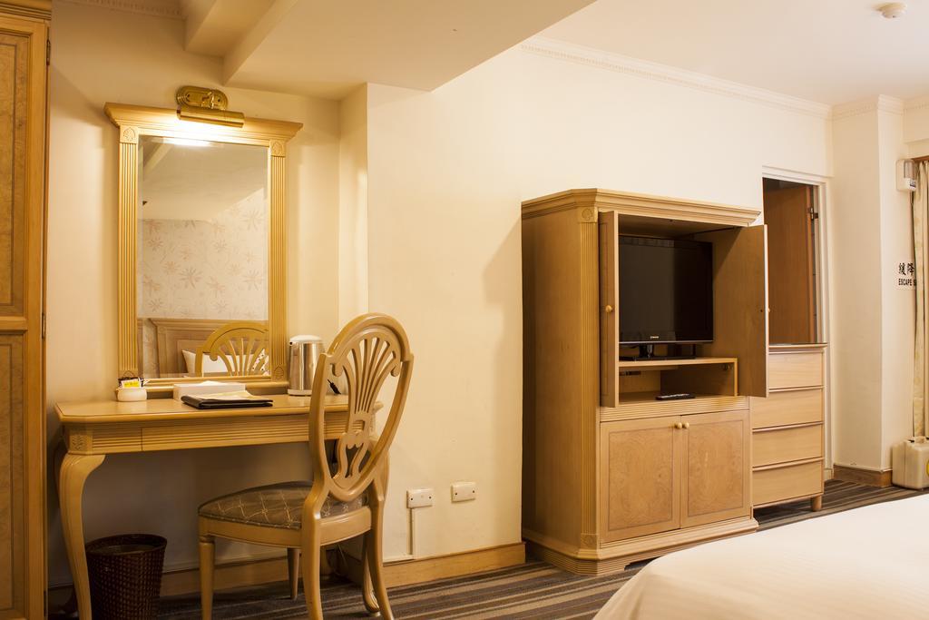 Cambridge Tainan Hotel Bagian luar foto