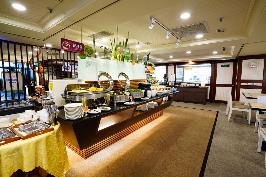 Cambridge Tainan Hotel Bagian luar foto
