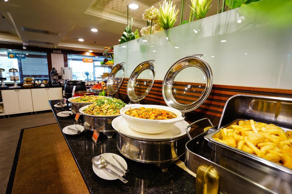 Cambridge Tainan Hotel Bagian luar foto