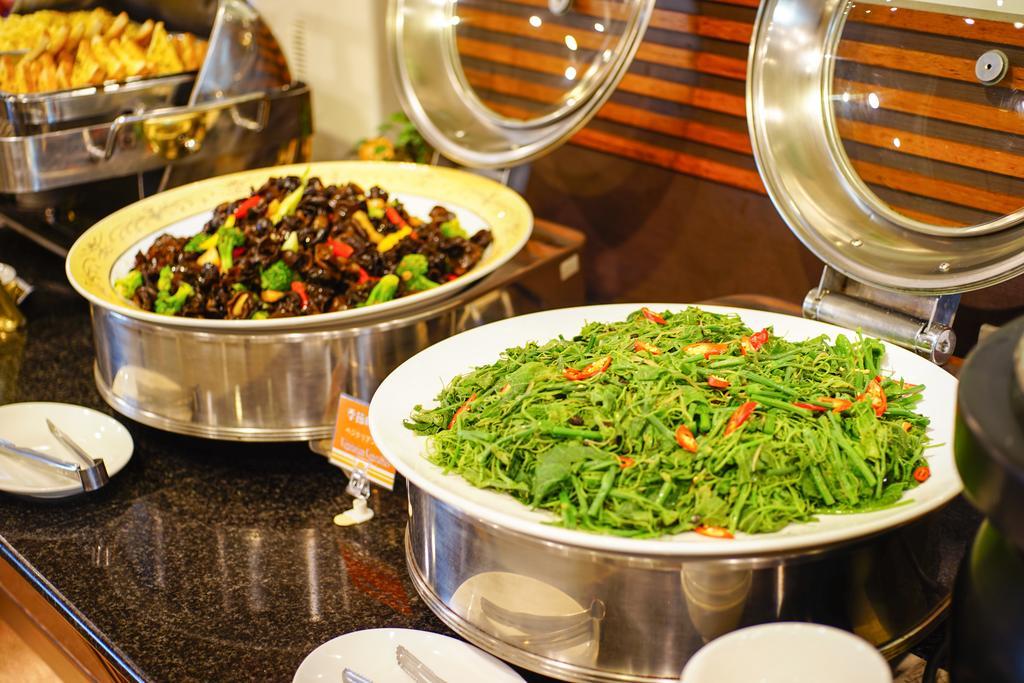 Cambridge Tainan Hotel Bagian luar foto