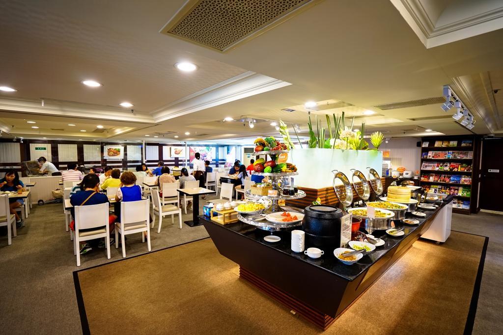 Cambridge Tainan Hotel Bagian luar foto